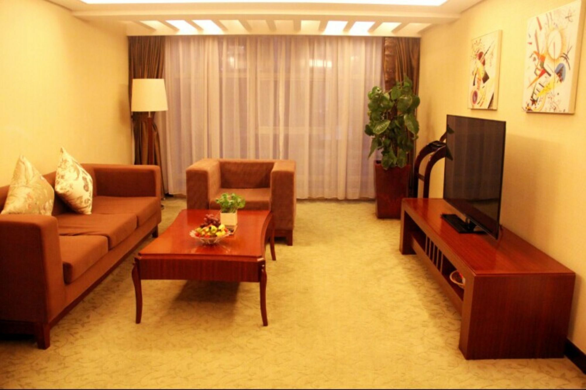 Hilton Garden Tianhe Hotel 4*